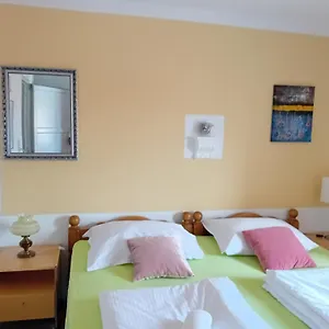  Apartment D,apartman